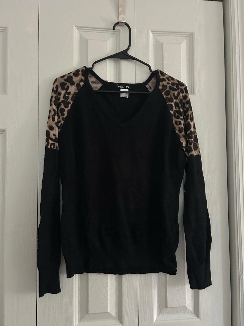 VENUS Black V-Neck Sweater with Leopard-Print Accent